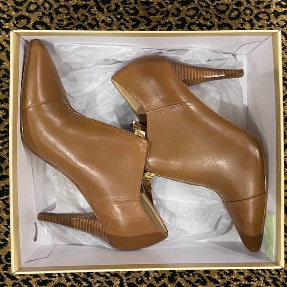 Micheal Kors Ankle Andie Booties - Picture 6 of 10